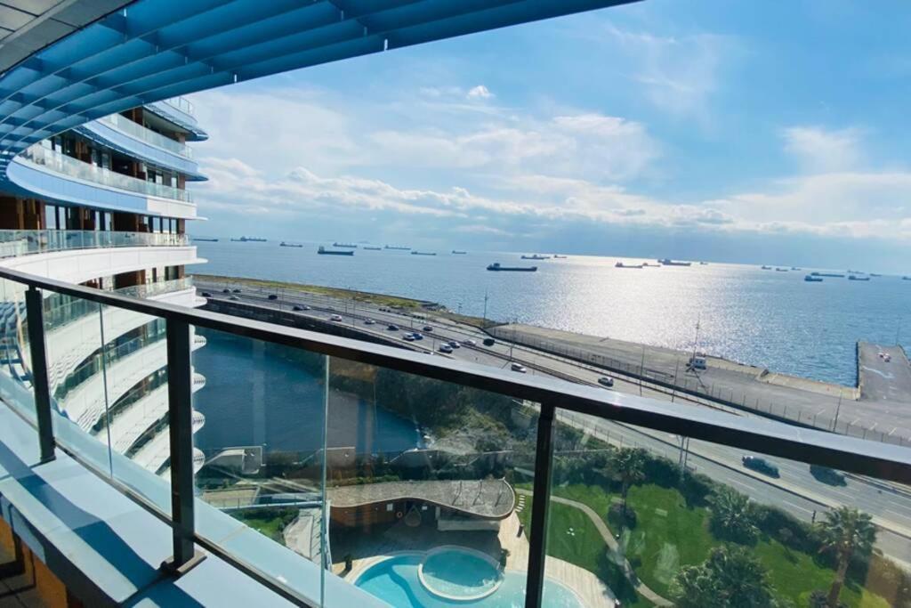 Luxury 2 Room Suite Apartment With Seaview In Center Стамбул Экстерьер фото